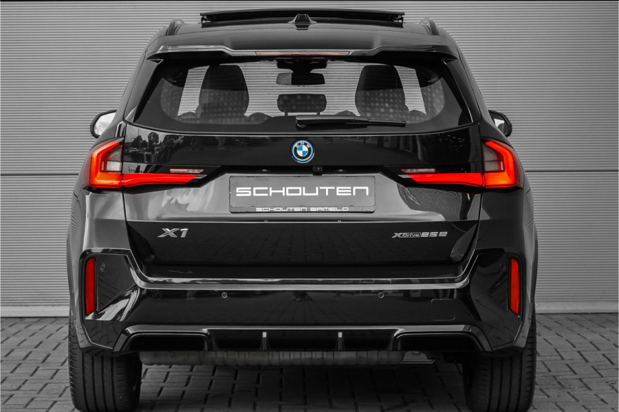 BMW X1 xDrive25e M-Sport Pano Driving Assist Pro Stuur & Stoelverw 360° HUD