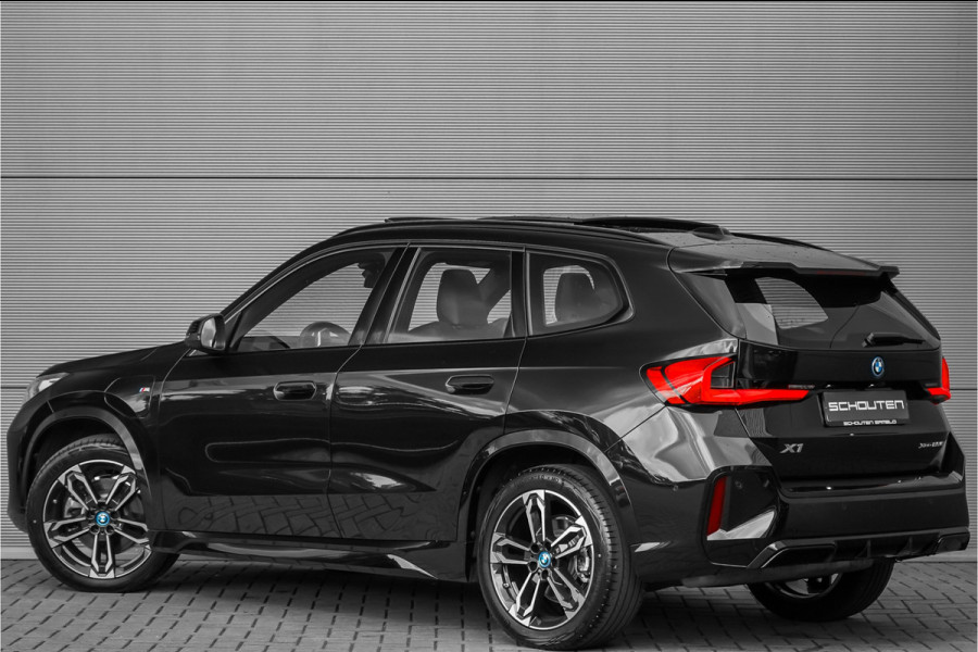 BMW X1 xDrive25e M-Sport Pano Driving Assist Pro Stuur & Stoelverw 360° HUD