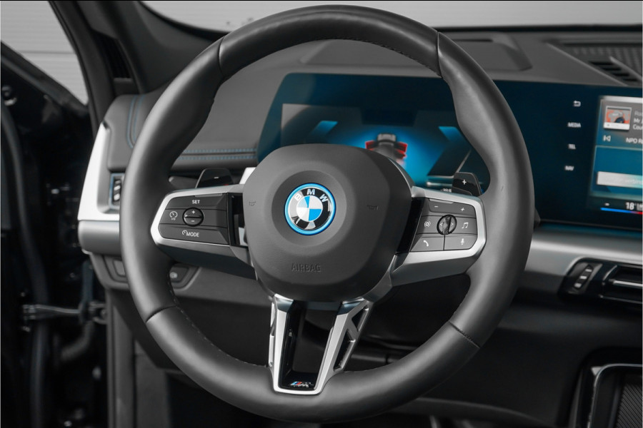 BMW X1 xDrive25e M-Sport Pano Driving Assist Pro Stuur & Stoelverw 360° HUD