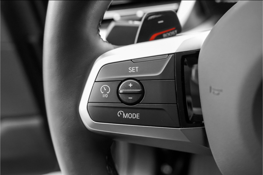 BMW X1 xDrive25e M-Sport Pano Driving Assist Pro Stuur & Stoelverw 360° HUD