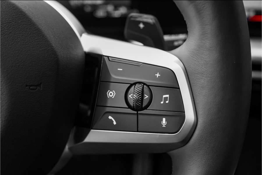 BMW X1 xDrive25e M-Sport Pano Driving Assist Pro Stuur & Stoelverw 360° HUD
