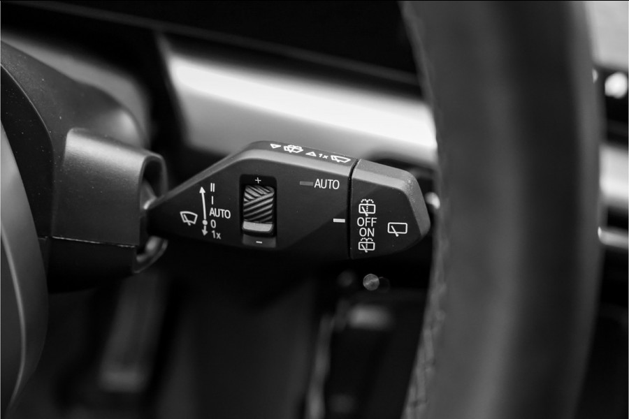 BMW X1 xDrive25e M-Sport Pano Driving Assist Pro Stuur & Stoelverw 360° HUD