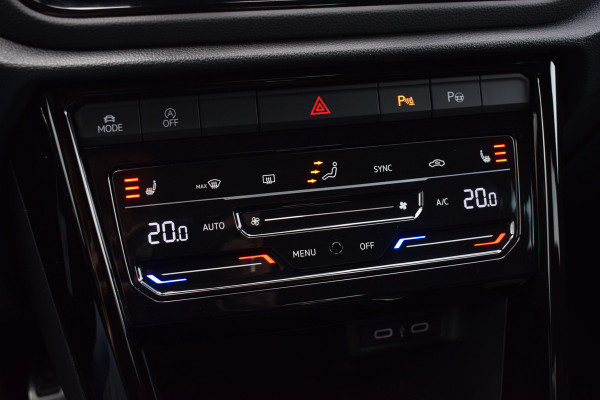Volkswagen T-Roc 1.5 TSI R-Line Leer | Pano | Camera