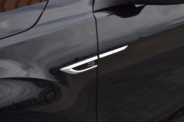 Volkswagen T-Roc 1.5 TSI R-Line Leer | Pano | Camera