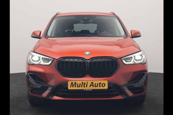 BMW X1 xDrive25e Sportline PHEV 221pk Dealer O.H | Trekhaak Afn. | Camera | Harman / Kardon | Head Up | Sporstoelen Verwarmd | Cruise Control | Carplay | Sfeerverlichting | Navigatie | DAB | 18"L.M | Plug In Hybrid |