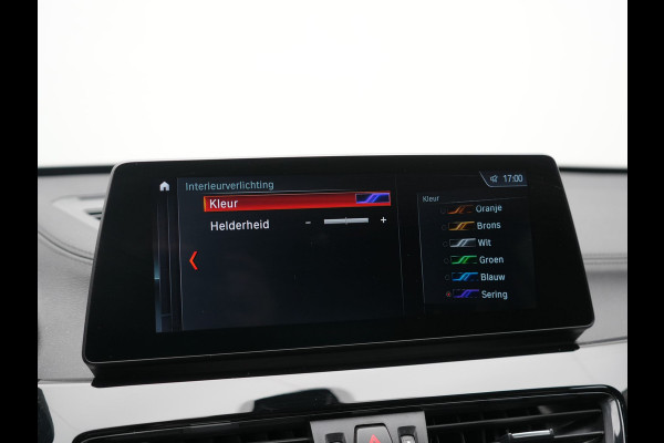 BMW X1 xDrive25e Sportline PHEV 221pk Dealer O.H | Trekhaak Afn. | Camera | Harman / Kardon | Head Up | Sporstoelen Verwarmd | Cruise Control | Carplay | Sfeerverlichting | Navigatie | DAB | 18"L.M | Plug In Hybrid |