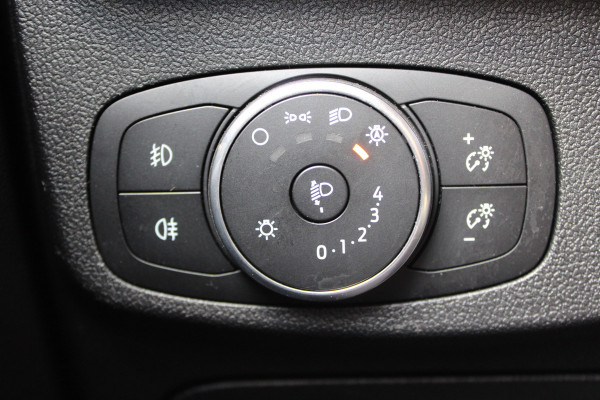Ford FOCUS Wagon 1.0 EcoBoost Trend Edition Business | Adaptieve cruise | Trekhaak | Parkeersensoren voor + achter | Navigatie