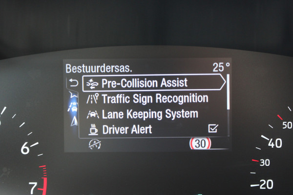 Ford FOCUS Wagon 1.0 EcoBoost Trend Edition Business | Adaptieve cruise | Trekhaak | Parkeersensoren voor + achter | Navigatie