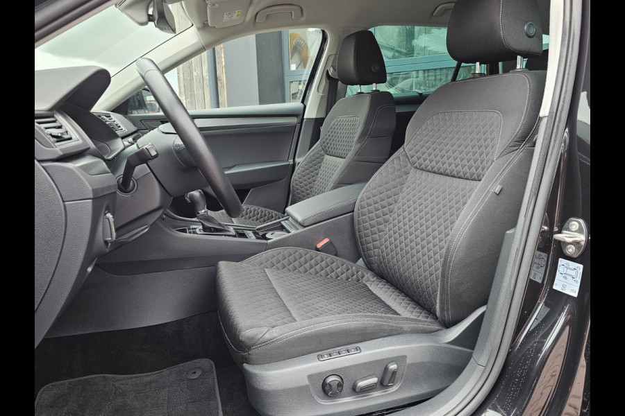 Škoda Superb Combi 1.5 TSI ACT Style Business | Automaat | Xenon | Trekhaak | Camera | App-connect | Stoelverwarming | Keyless | Sunset |
