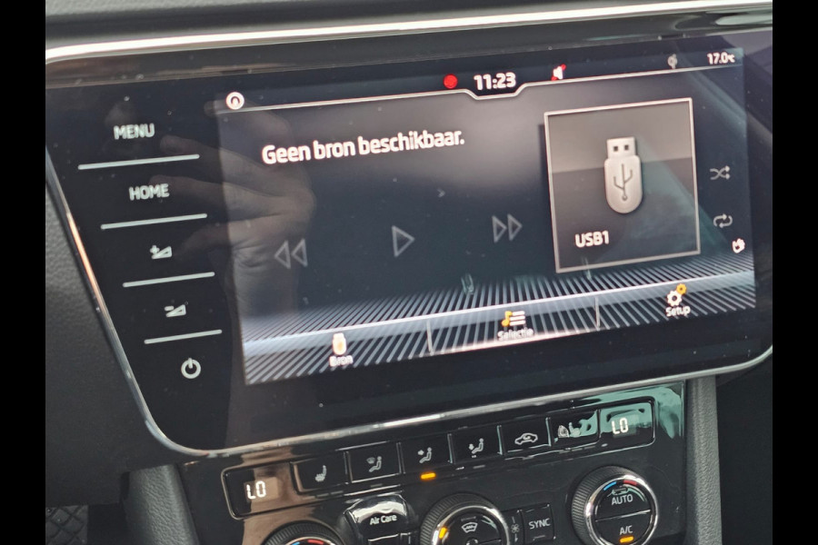 Škoda Superb Combi 1.5 TSI ACT Style Business | Automaat | Xenon | Trekhaak | Camera | App-connect | Stoelverwarming | Keyless | Sunset |
