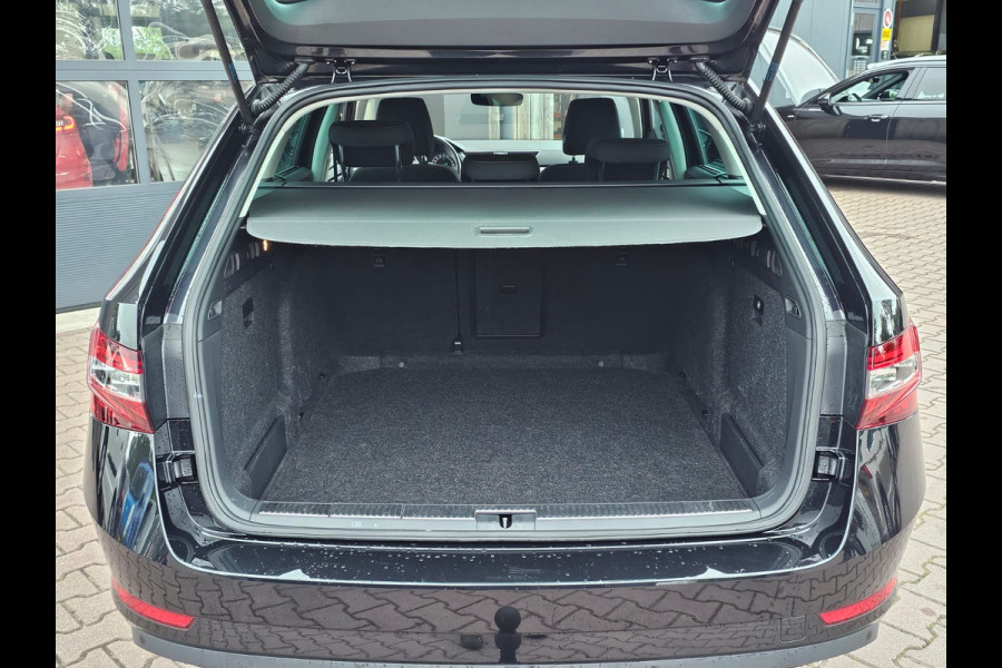 Škoda Superb Combi 1.5 TSI ACT Style Business | Automaat | Xenon | Trekhaak | Camera | App-connect | Stoelverwarming | Keyless | Sunset |