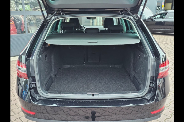 Škoda Superb Combi 1.5 TSI ACT Style Business | Automaat | Xenon | Trekhaak | Camera | App-connect | Stoelverwarming | Keyless | Sunset |
