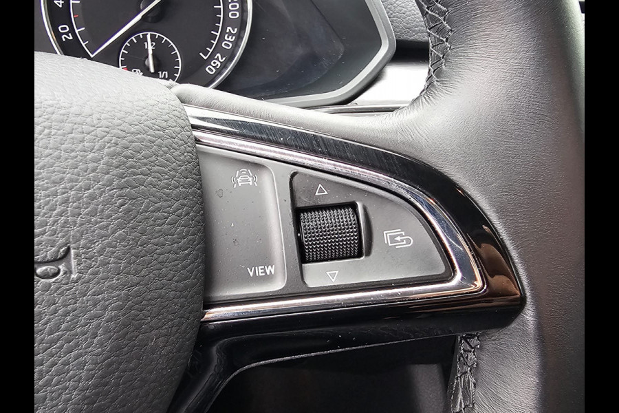 Škoda Superb Combi 1.5 TSI ACT Style Business | Automaat | Xenon | Trekhaak | Camera | App-connect | Stoelverwarming | Keyless | Sunset |