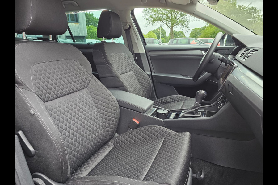 Škoda Superb Combi 1.5 TSI ACT Style Business | Automaat | Xenon | Trekhaak | Camera | App-connect | Stoelverwarming | Keyless | Sunset |