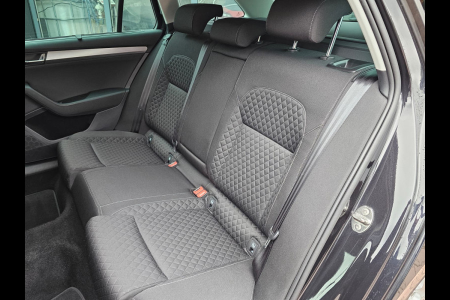 Škoda Superb Combi 1.5 TSI ACT Style Business | Automaat | Xenon | Trekhaak | Camera | App-connect | Stoelverwarming | Keyless | Sunset |