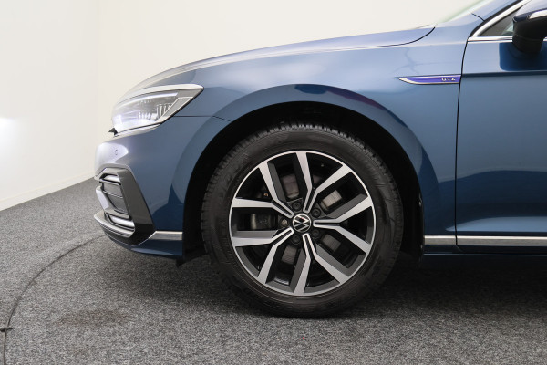 Volkswagen Passat Variant 1.4 TSI PHEV GTE Business Panoramadak, ACC, Apple Carplay, Trekhaak, Camera, Keyless