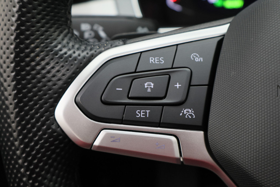 Volkswagen Passat Variant 1.4 TSI PHEV GTE Business Panoramadak, ACC, Apple Carplay, Trekhaak, Camera, Keyless