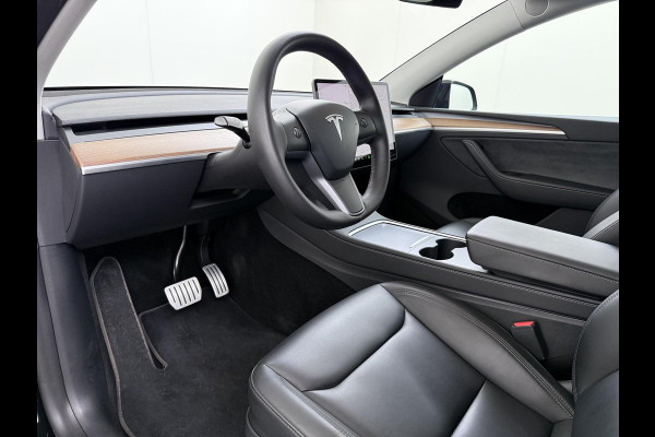 Tesla Model Y Performance AWD 75 kWh VAN:43.900,- VOOR:39.877,- UW HERFSTVOORDEEL:4.023,- SOH 95% | AFN. TREKHAAK | 21 INCH TURBINE VELGEN| TESLA FABRIEKSGARANTIE T/M 01-2027 of 80.000KM!| RESTERENDE FABRIEKSGARANTIE OP DE HOOGVOLTACCU + AANDRIJFLIJN T/M 01-2031 of 192.000KM!
