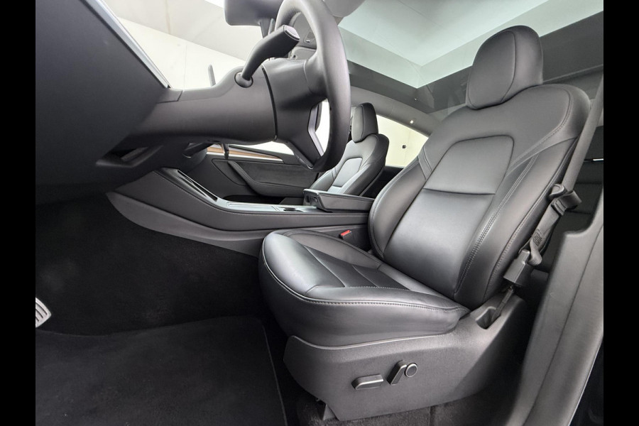 Tesla Model Y Performance AWD 75 kWh VAN:43.900,- VOOR:39.877,- UW HERFSTVOORDEEL:4.023,- SOH 95% | AFN. TREKHAAK | 21 INCH TURBINE VELGEN| TESLA FABRIEKSGARANTIE T/M 01-2027 of 80.000KM!| RESTERENDE FABRIEKSGARANTIE OP DE HOOGVOLTACCU + AANDRIJFLIJN T/M 01-2031 of 192.000KM!
