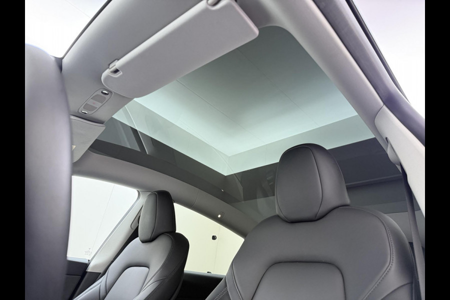 Tesla Model Y Performance AWD 75 kWh VAN:43.900,- VOOR:39.877,- UW HERFSTVOORDEEL:4.023,- SOH 95% | AFN. TREKHAAK | 21 INCH TURBINE VELGEN| TESLA FABRIEKSGARANTIE T/M 01-2027 of 80.000KM!| RESTERENDE FABRIEKSGARANTIE OP DE HOOGVOLTACCU + AANDRIJFLIJN T/M 01-2031 of 192.000KM!