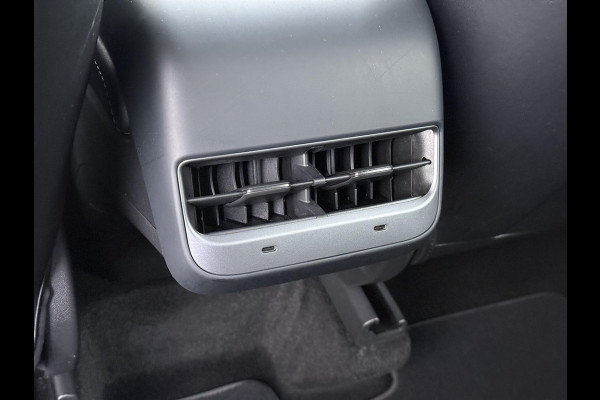 Tesla Model Y Performance AWD 75 kWh VAN:43.900,- VOOR:39.877,- UW HERFSTVOORDEEL:4.023,- SOH 95% | AFN. TREKHAAK | 21 INCH TURBINE VELGEN| TESLA FABRIEKSGARANTIE T/M 01-2027 of 80.000KM!| RESTERENDE FABRIEKSGARANTIE OP DE HOOGVOLTACCU + AANDRIJFLIJN T/M 01-2031 of 192.000KM!