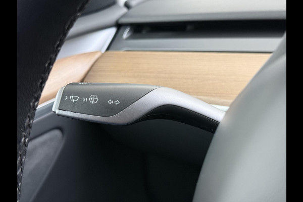 Tesla Model Y Performance AWD 75 kWh VAN:43.900,- VOOR:39.877,- UW HERFSTVOORDEEL:4.023,- SOH 95% | AFN. TREKHAAK | 21 INCH TURBINE VELGEN| TESLA FABRIEKSGARANTIE T/M 01-2027 of 80.000KM!| RESTERENDE FABRIEKSGARANTIE OP DE HOOGVOLTACCU + AANDRIJFLIJN T/M 01-2031 of 192.000KM!