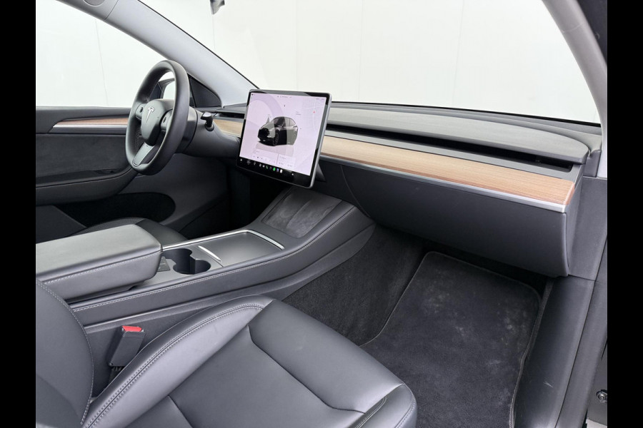 Tesla Model Y Performance AWD 75 kWh VAN:43.900,- VOOR:39.877,- UW HERFSTVOORDEEL:4.023,- SOH 95% | AFN. TREKHAAK | 21 INCH TURBINE VELGEN| TESLA FABRIEKSGARANTIE T/M 01-2027 of 80.000KM!| RESTERENDE FABRIEKSGARANTIE OP DE HOOGVOLTACCU + AANDRIJFLIJN T/M 01-2031 of 192.000KM!