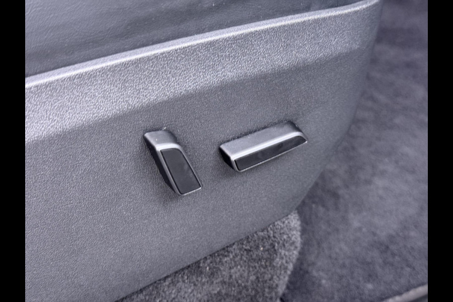 Tesla Model Y Performance AWD 75 kWh VAN:43.900,- VOOR:39.877,- UW HERFSTVOORDEEL:4.023,- SOH 95% | AFN. TREKHAAK | 21 INCH TURBINE VELGEN| TESLA FABRIEKSGARANTIE T/M 01-2027 of 80.000KM!| RESTERENDE FABRIEKSGARANTIE OP DE HOOGVOLTACCU + AANDRIJFLIJN T/M 01-2031 of 192.000KM!