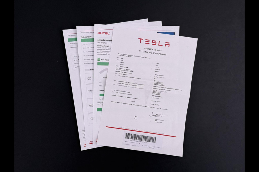 Tesla Model Y Performance AWD 75 kWh VAN:43.900,- VOOR:39.877,- UW HERFSTVOORDEEL:4.023,- SOH 95% | AFN. TREKHAAK | 21 INCH TURBINE VELGEN| TESLA FABRIEKSGARANTIE T/M 01-2027 of 80.000KM!| RESTERENDE FABRIEKSGARANTIE OP DE HOOGVOLTACCU + AANDRIJFLIJN T/M 01-2031 of 192.000KM!