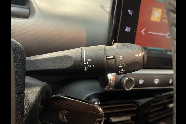 Citroën C4 Cactus 1.2 PureTech Feel 16"/Nieuwe Distributieset/Trekhaak/Navigatie/Apple Carplay & Android Auto/PDC/Climate/Cruise