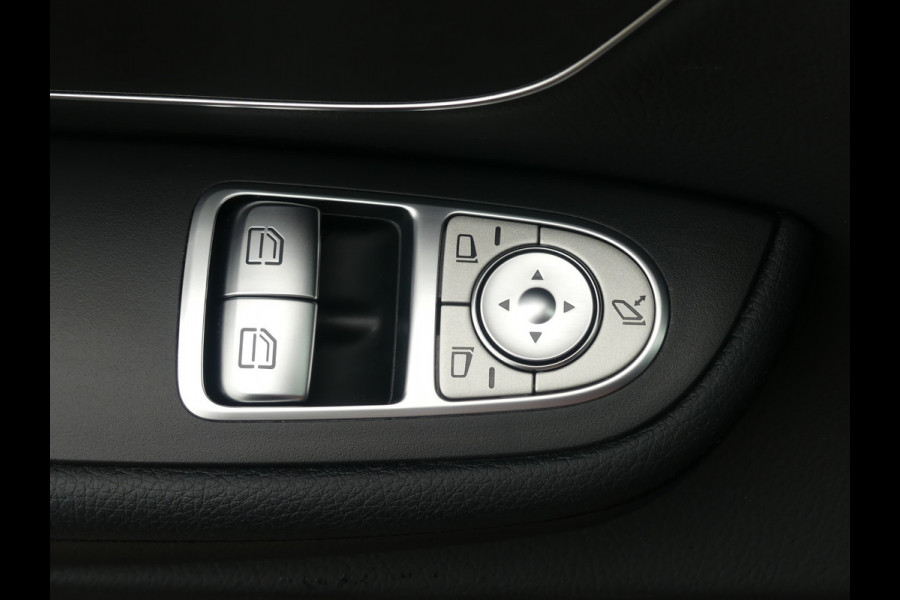 Mercedes-Benz V-Klasse 220d Lang AMG Dubbel Cabine LED/Leer/Trekhaak/Sfeerverlichting