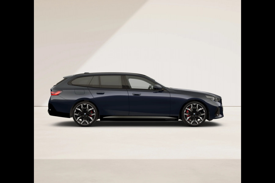 BMW i5 Touring xDrive40 M-Sport Pro - Full-Option - Adaptief M Onderstel Prof