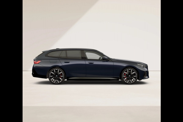 BMW i5 Touring xDrive40 M-Sport Pro - Full-Option - Adaptief M Onderstel Prof