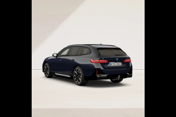 BMW i5 Touring xDrive40 M-Sport Pro - Full-Option - Adaptief M Onderstel Prof