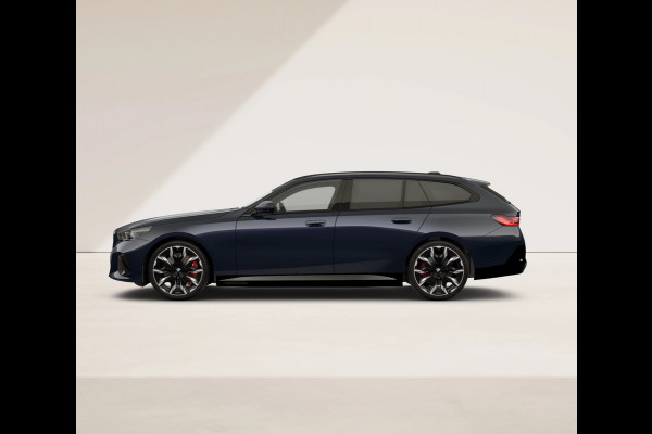 BMW i5 Touring xDrive40 M-Sport Pro - Full-Option - Adaptief M Onderstel Prof