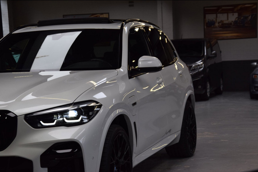 BMW X5 XDrive45e High Executive*M-Pakket* Panoramadak|ACC|360 View|Luchtvering|Compleet onderhouden
