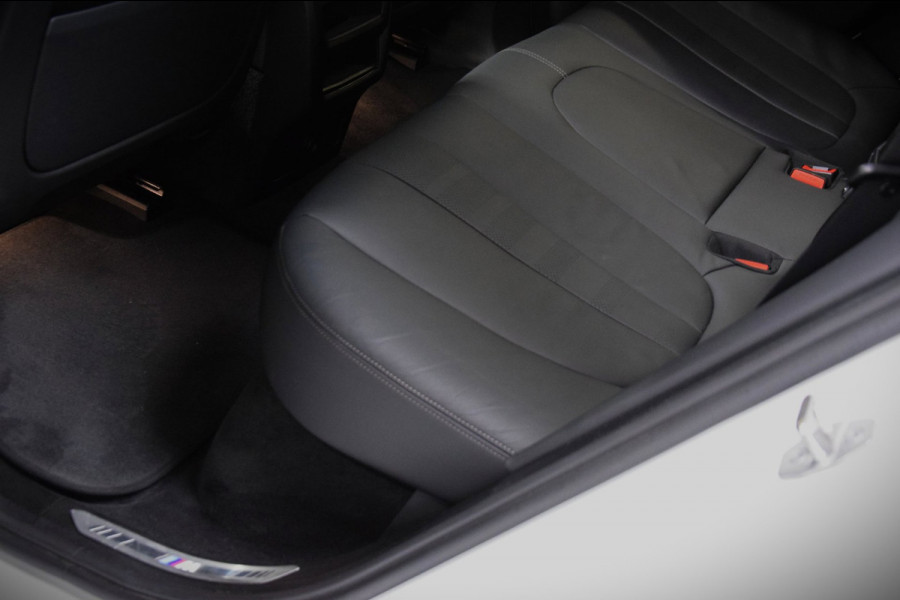 BMW X5 XDrive45e High Executive*M-Pakket* Panoramadak|ACC|360 View|Luchtvering|Compleet onderhouden