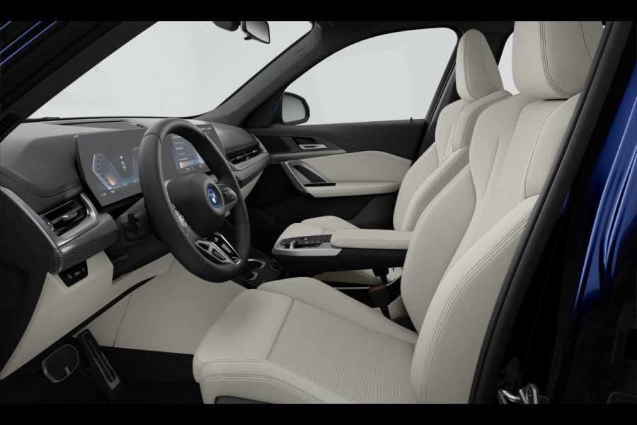 BMW iX1 xDrive30 M-Sport - Pano - 16.255km! - Memoryzetel - ACC