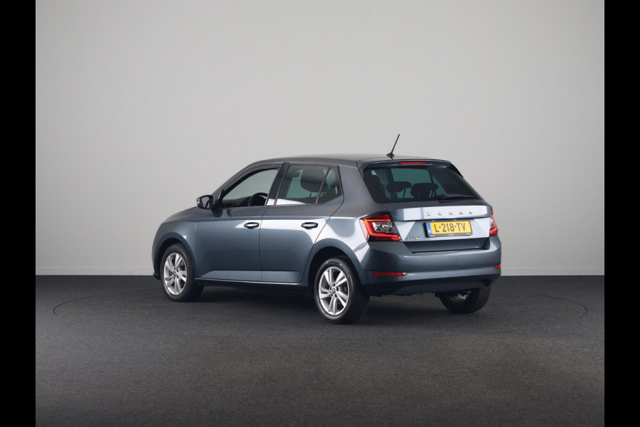 Škoda Fabia 1.0 TSI Ambition 95 pk | Navigatie via App | Parkeersensoren achter | Autom. airco | Cruise control | Apple Carplay/Android Auto |