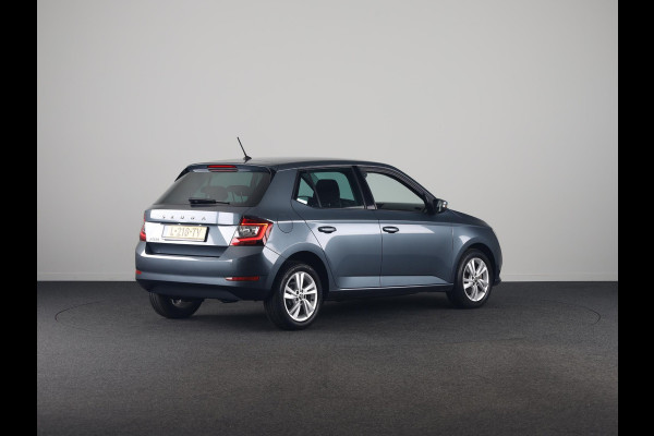 Škoda Fabia 1.0 TSI Ambition 95 pk | Navigatie via App | Parkeersensoren achter | Autom. airco | Cruise control | Apple Carplay/Android Auto |