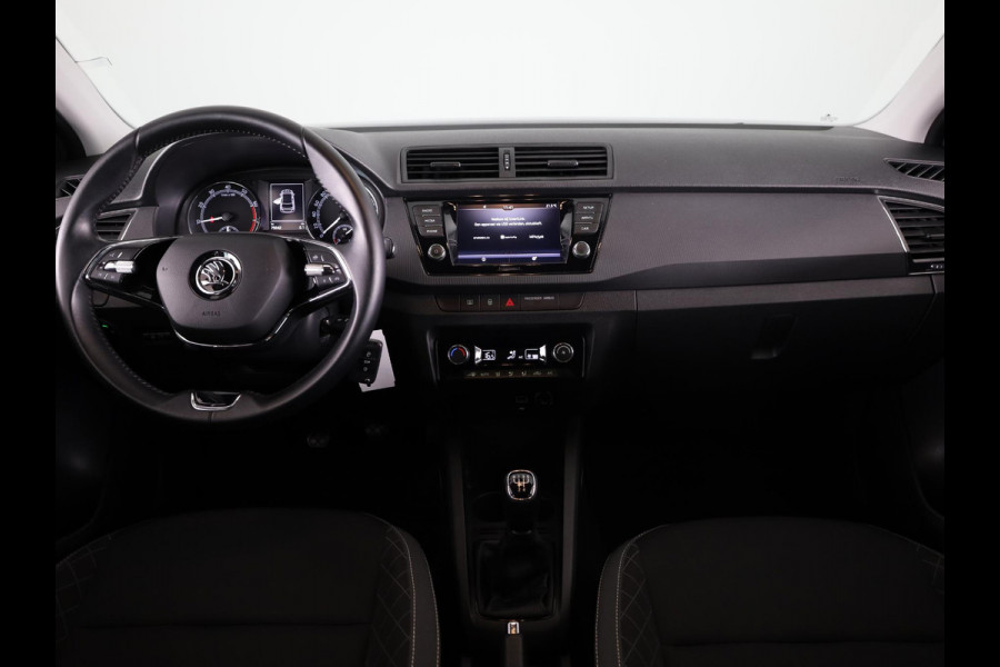 Škoda Fabia 1.0 TSI Ambition 95 pk | Navigatie via App | Parkeersensoren achter | Autom. airco | Cruise control | Apple Carplay/Android Auto |