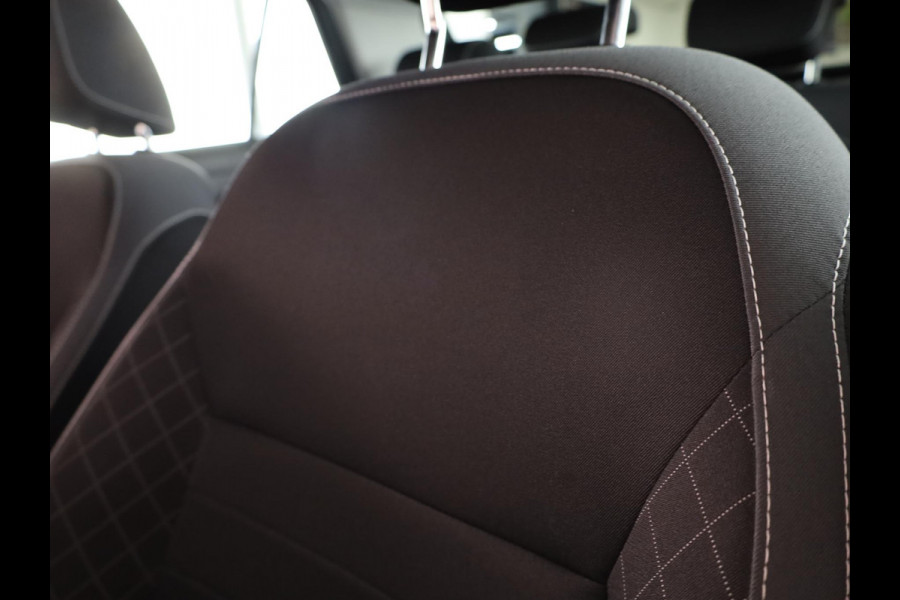 Škoda Fabia 1.0 TSI Ambition 95 pk | Navigatie via App | Parkeersensoren achter | Autom. airco | Cruise control | Apple Carplay/Android Auto |