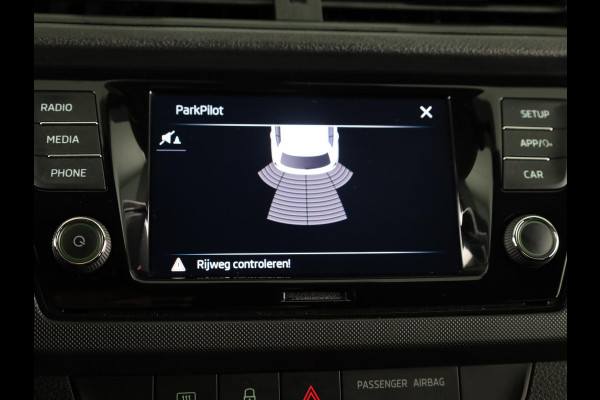 Škoda Fabia 1.0 TSI Ambition 95 pk | Navigatie via App | Parkeersensoren achter | Autom. airco | Cruise control | Apple Carplay/Android Auto |