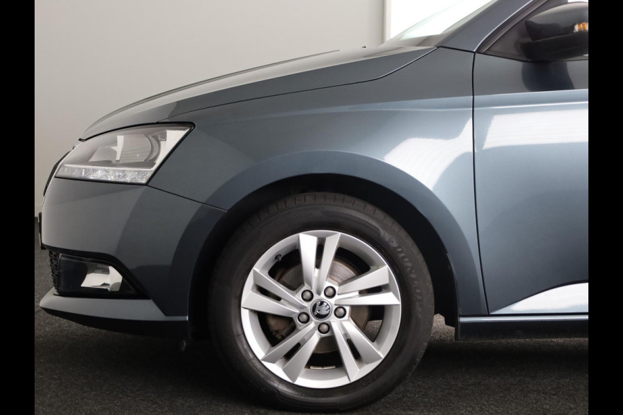 Škoda Fabia 1.0 TSI Ambition 95 pk | Navigatie via App | Parkeersensoren achter | Autom. airco | Cruise control | Apple Carplay/Android Auto |
