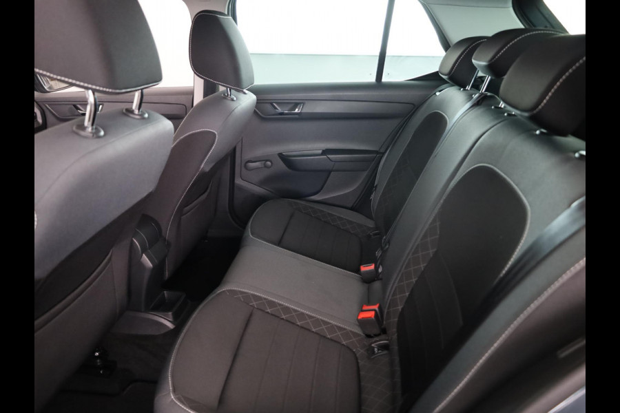 Škoda Fabia 1.0 TSI Ambition 95 pk | Navigatie via App | Parkeersensoren achter | Autom. airco | Cruise control | Apple Carplay/Android Auto |