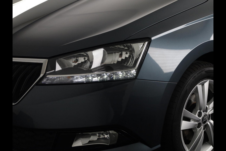 Škoda Fabia 1.0 TSI Ambition 95 pk | Navigatie via App | Parkeersensoren achter | Autom. airco | Cruise control | Apple Carplay/Android Auto |