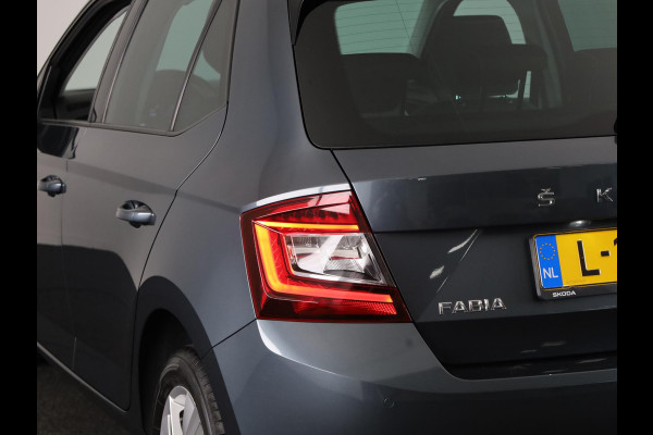Škoda Fabia 1.0 TSI Ambition 95 pk | Navigatie via App | Parkeersensoren achter | Autom. airco | Cruise control | Apple Carplay/Android Auto |