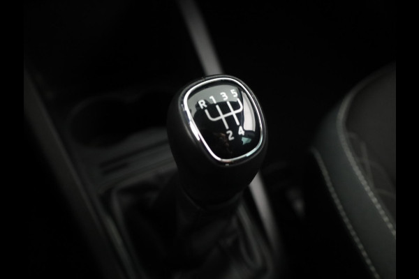 Škoda Fabia 1.0 TSI Ambition 95 pk | Navigatie via App | Parkeersensoren achter | Autom. airco | Cruise control | Apple Carplay/Android Auto |