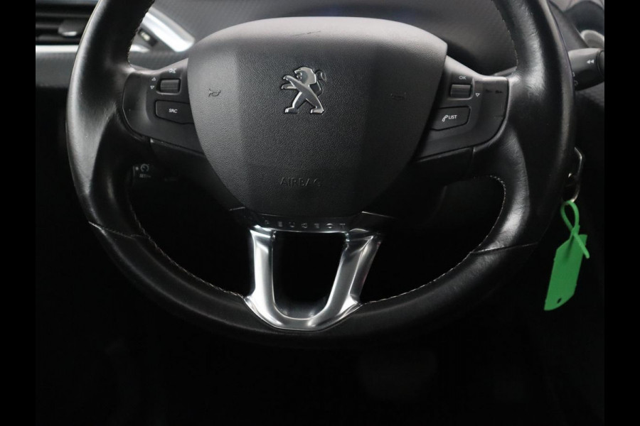 Peugeot 2008 1.2 PureTech Allure | Half Leder | Carplay | Climate control | Full LED | Cruise control | Navigatie | Park assist |