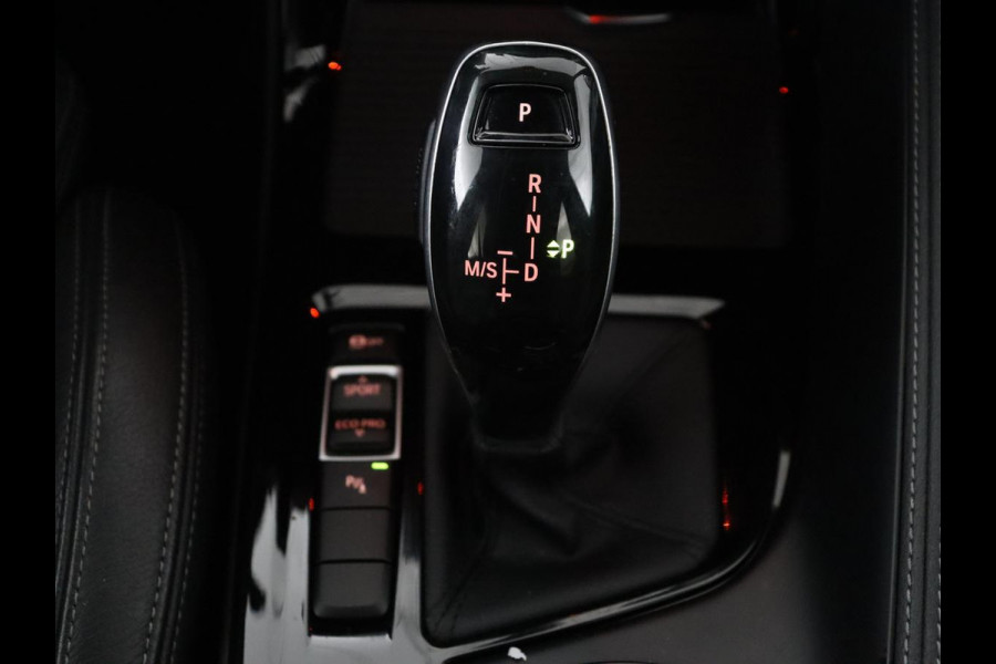 BMW X1 sDrive20i High Executive M-sport | Leder | Memory | Harman/Kardon | Head-up | Cruise control | Stoelverwarming | Climate control | Navigatie | Bluetooth | Park assist | Elektrische achterklep